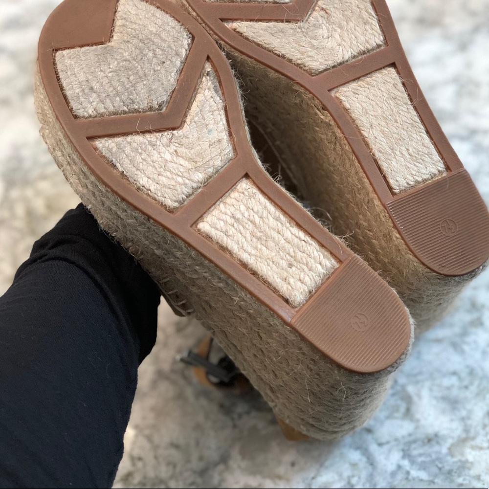 🔥sold out🔥 Marc Fisher wedges - Picture 5 of 5